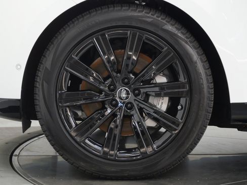 Used 2025 Land Rover Range Rover SE AWD/4WD image 10