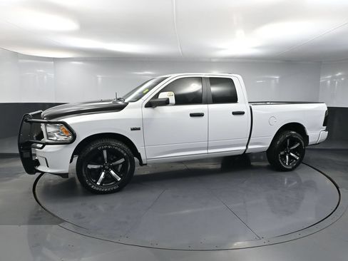 Used 2019 RAM 1500 Express w/ Express Value Package AWD/4WD image 12