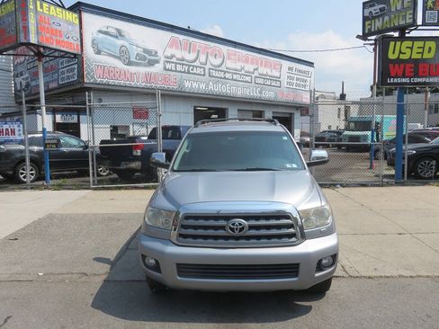 Used 2011 Toyota Sequoia Limited AWD/4WD image 6