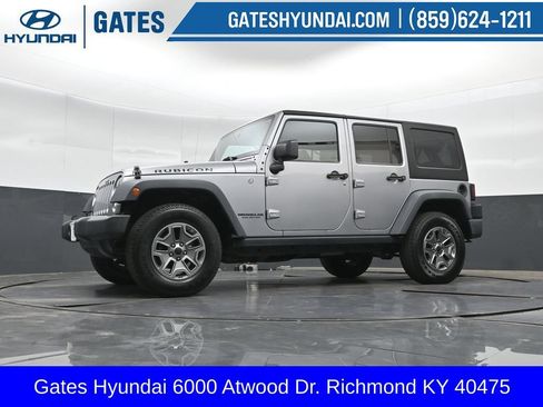 Used 2015 Jeep Wrangler Unlimited Rubicon w/ Max Tow Package AWD/4WD image 32
