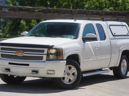 Used 2013 Chevrolet Silverado 1500 LT w/ All-Star Edition AWD/4WD image 2