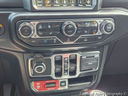 Used 2021 Jeep Wrangler Unlimited Rubicon 4xe w/ Cold Weather Group AWD/4WD image 16