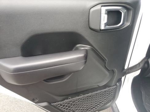 Used 2019 Jeep Wrangler Unlimited Rubicon AWD/4WD image 14