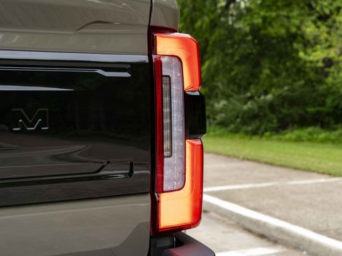 Used 2026 Ford F450 Platinum w/ Platinum Plus Package image 13