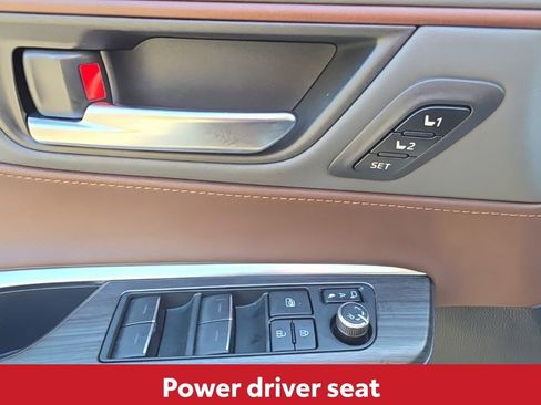 Used 2021 Toyota Venza XLE w/ Softex Package image 20