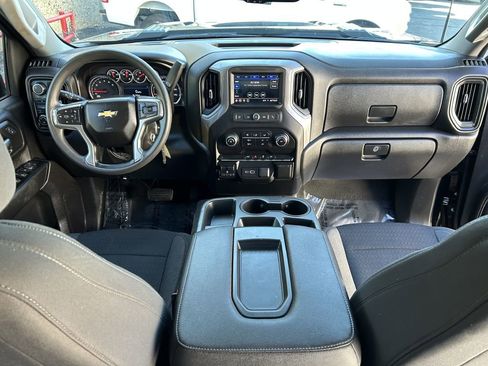 Used 2022 Chevrolet Silverado 2500 Custom w/ Custom Convenience Package image 15