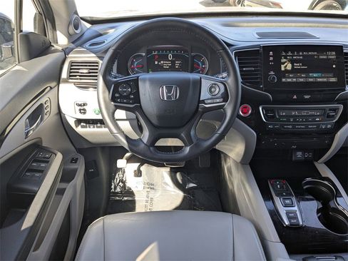 Used 2022 Honda Pilot Touring image 13