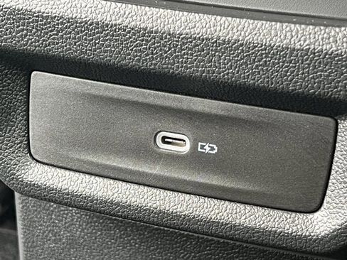 New 2025 Volkswagen Taos SE image 34