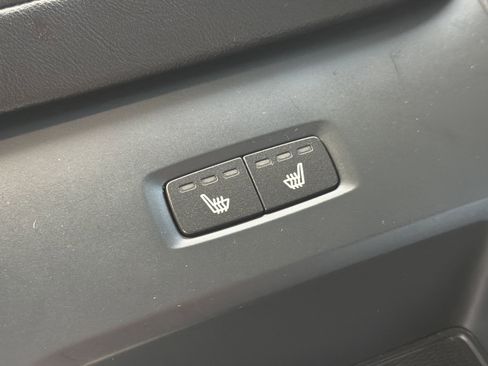 Used 2024 Volvo XC60 B5 Plus image 24