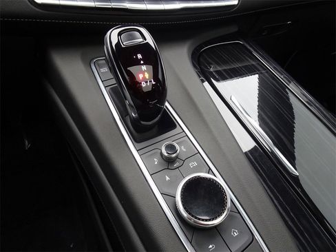 Certified 2022 Cadillac Escalade Sport w/ Touring Package image 18