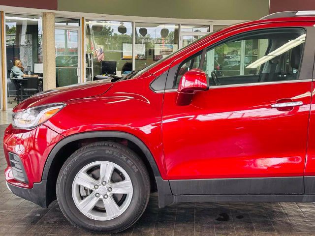 Used 2019 Chevrolet Trax LT w/ LT Convenience Package FWD image 15