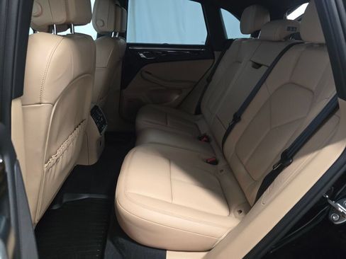 Certified 2025 Porsche Macan AWD/4WD image 20
