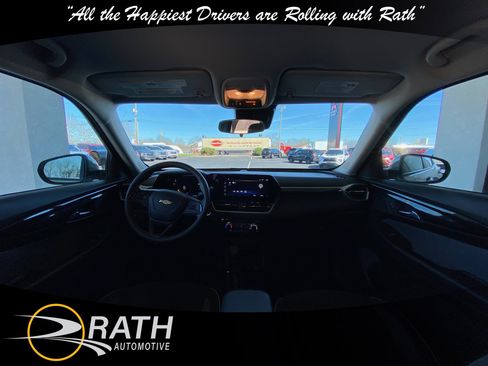 Used 2025 Chevrolet TrailBlazer LT image 17