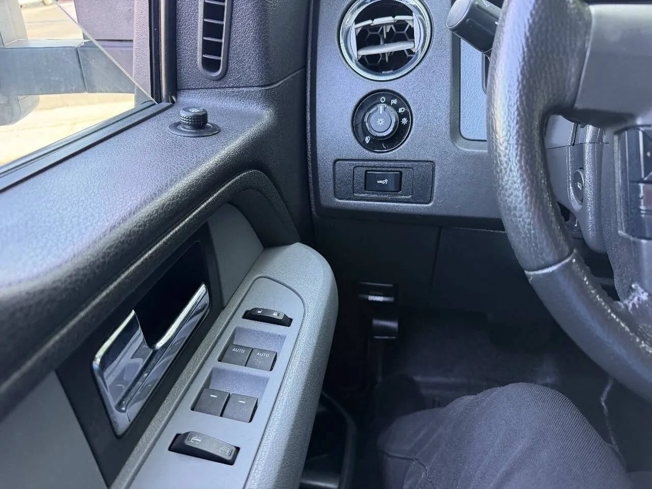 Used 2013 Ford F150 XLT w/ Luxury Equipment Group AWD/4WD image 24