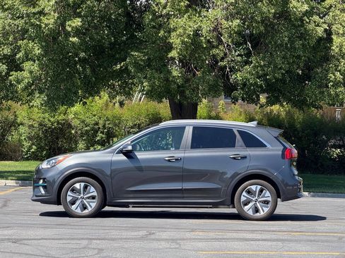 Used 2020 Kia Niro EX Premium FWD image 8