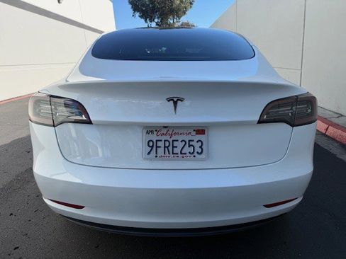 Used 2023 Tesla Model 3 Standard Range image 9