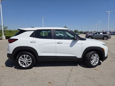 Used 2021 Chevrolet TrailBlazer LS AWD/4WD image 18