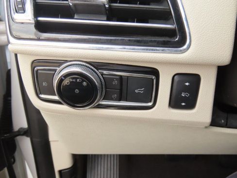 Used 2019 Lincoln Navigator Select w/ Technology Package RWD image 26