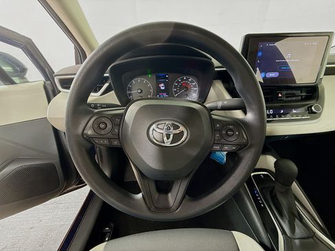 Used 2024 Toyota Corolla LE FWD image 11