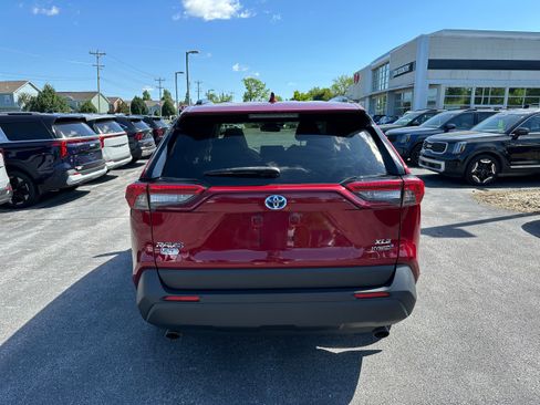 Used 2022 Toyota RAV4 XLE w/ Convenience Package AWD/4WD image 6