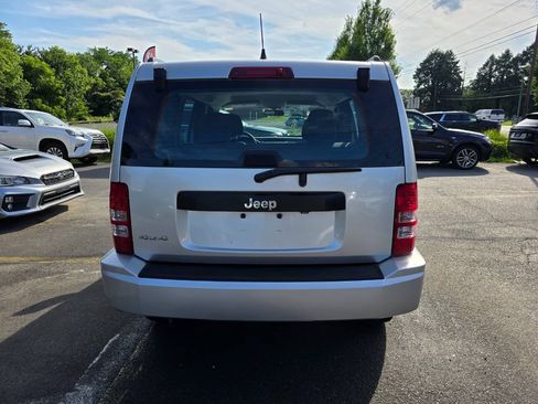 Used 2012 Jeep Liberty Sport AWD/4WD image 4
