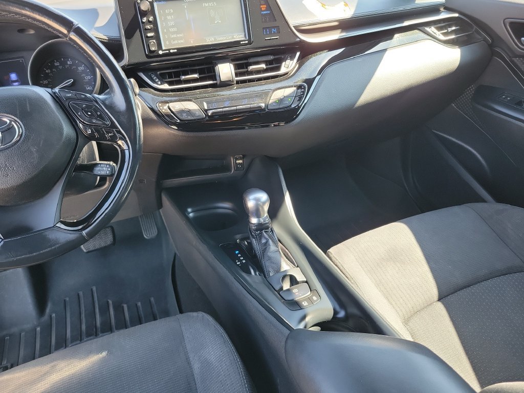 Used 2018 Toyota C-HR XLE FWD image 15