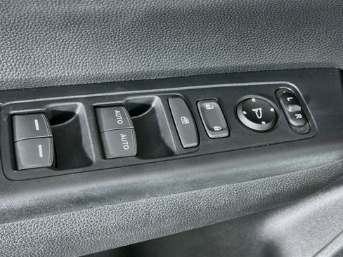 Used 2025 Honda CR-V EX image 15