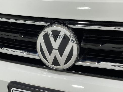 Used 2021 Volkswagen Tiguan SE R-Line image 37