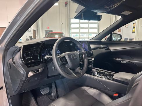 Used 2025 Lexus RX 350 FWD w/ Technology Package image 15