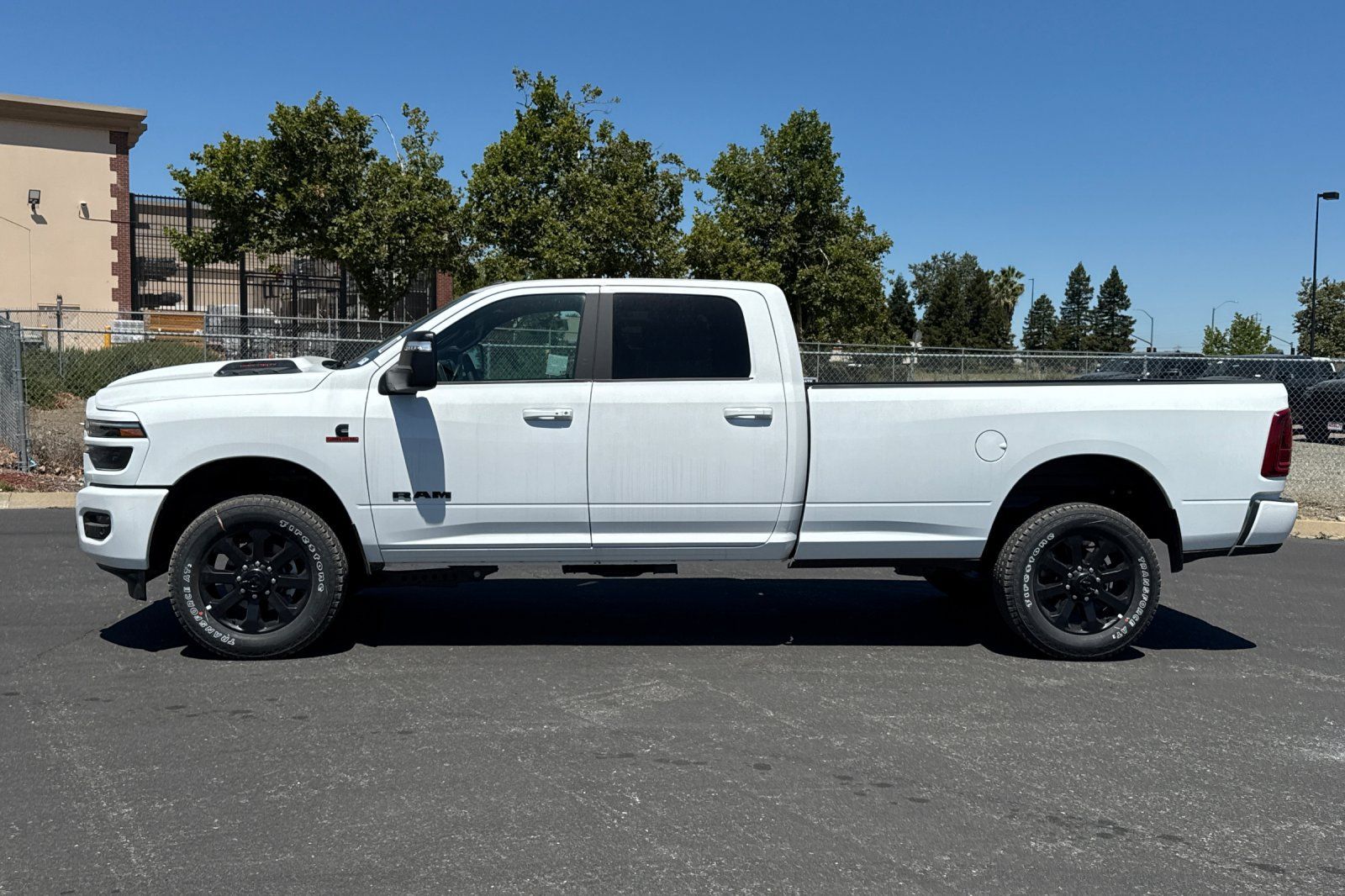 New 2026 RAM 2500 Laramie w/ Night Edition AWD/4WD image 6