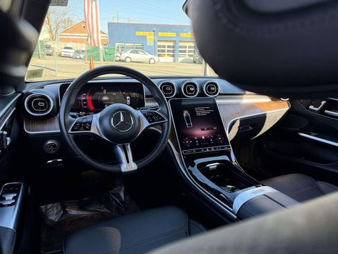 Used 2025 Mercedes-Benz C 300 4MATIC Sedan image 20