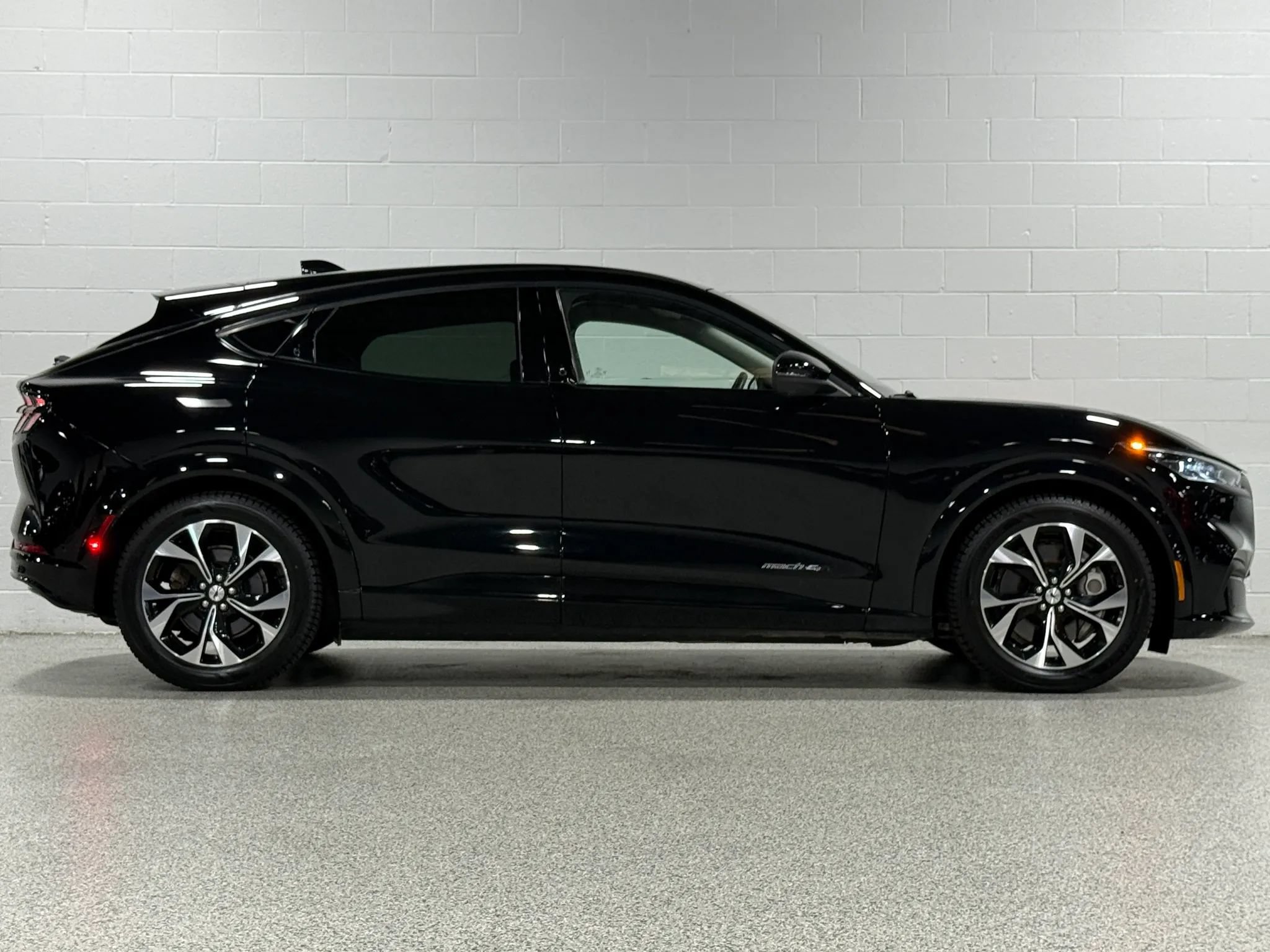 Used 2021 Ford Mustang Mach-E Premium AWD/4WD image 5
