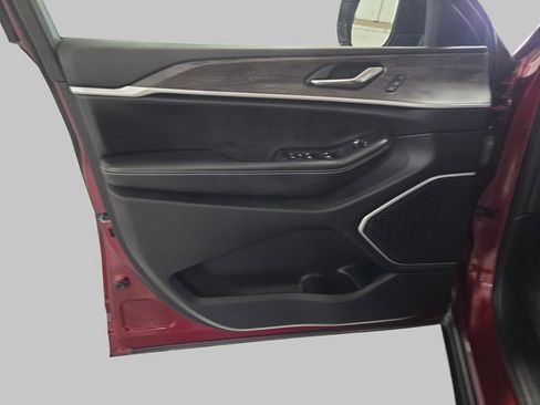 Used 2022 Jeep Grand Cherokee L Limited image 31