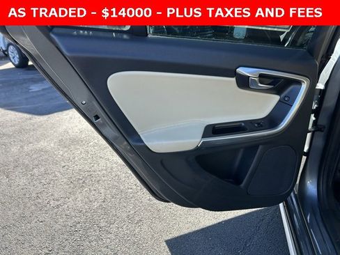 Used 2017 Volvo V60 T5 Cross Country w/ Climate Package image 13