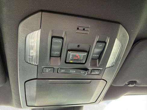 Used 2023 Toyota Highlander XSE FWD image 41