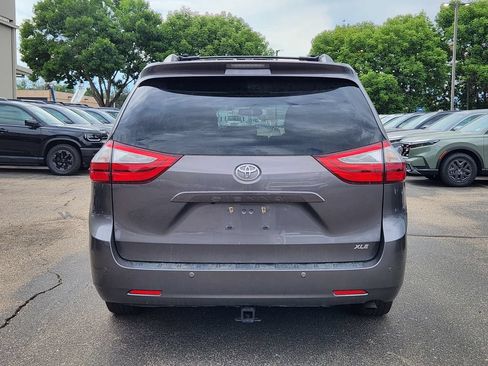 Used 2015 Toyota Sienna XLE w/ XLE Navigation Package FWD image 6