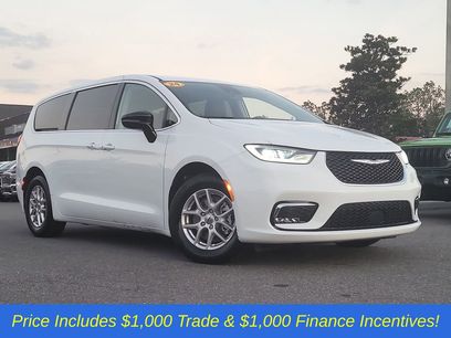 Used 2024 Chrysler Pacifica Touring-L