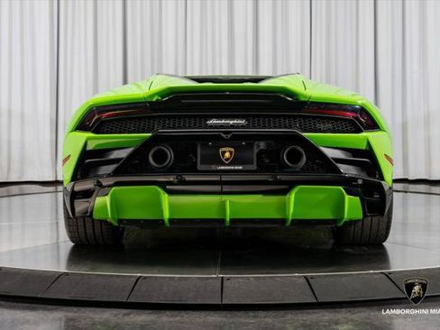Used 2021 Lamborghini Huracan EVO RWD image 19