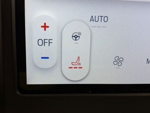 Used 2023 Ford Edge Titanium AWD/4WD image 24