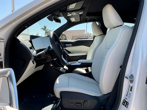 New 2026 BMW X2 xDrive28i w/ Technology Package AWD/4WD image 9