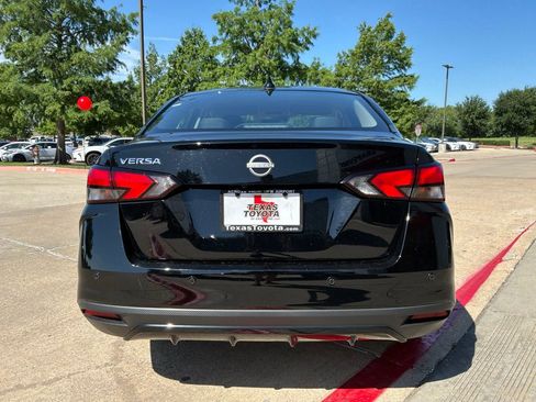 Used 2025 Nissan Versa SV FWD image 7