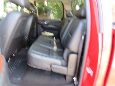 Used 2011 GMC Sierra 3500 SLT w/ SLT Convenience Package image 9