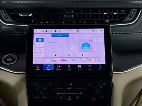 New 2025 Jeep Grand Cherokee Limited image 25