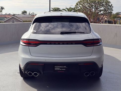 Certified 2025 Porsche Macan image 10