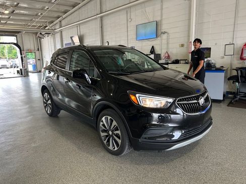 Used 2022 Buick Encore Preferred w/ Safety Package FWD image 2