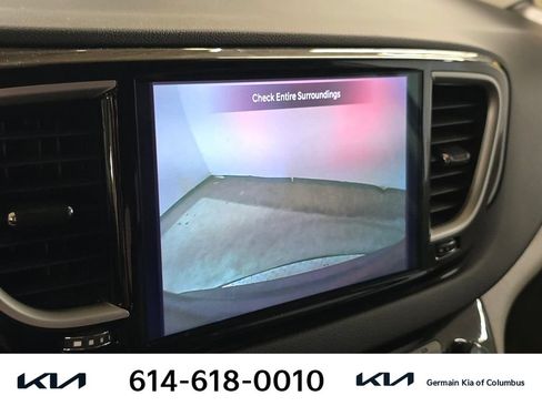 Used 2022 Chrysler Pacifica Touring-L FWD image 29