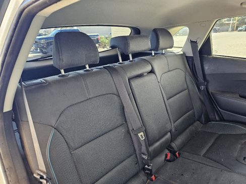Used 2022 Kia Niro EX Premium w/ Cold Weather Package image 15