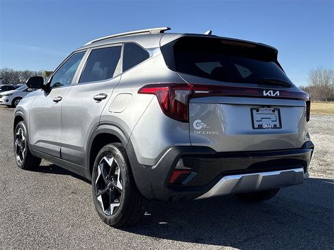 Used 2024 Kia Seltos EX image 6