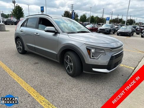 Used 2023 Kia Niro EX FWD image 6