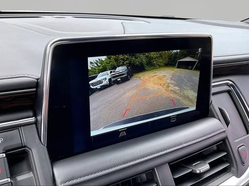 Used 2023 Chevrolet Suburban LT RWD image 11